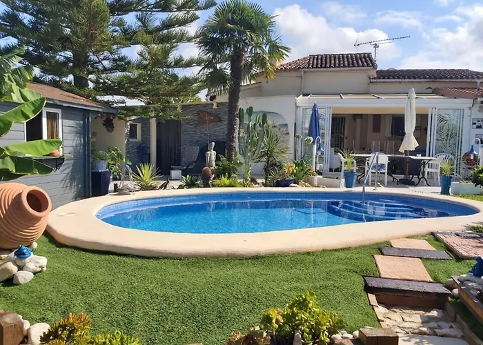 Moderna Y Espaciosa En Els Poblets Familias - Es-373-10 Villa Dénia